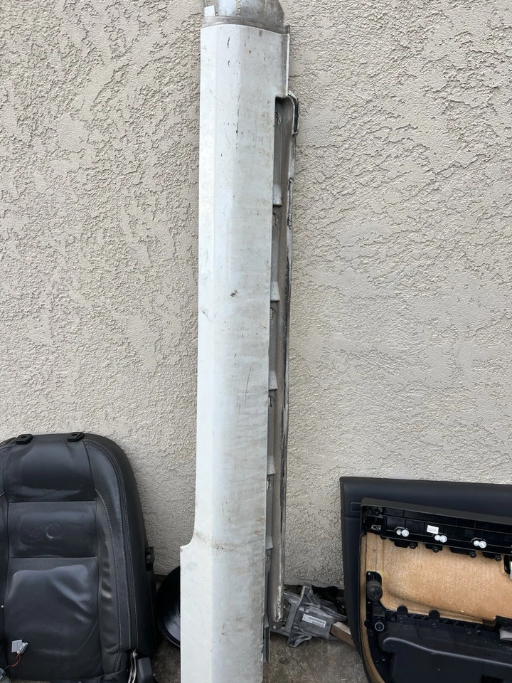 Volvo C70 04-13 Passenger Right Side Rocker Panel Deflector Molding 30787151 - Изображение 1 из 4