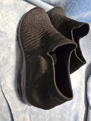 Womens Size 10 US Comfort Black Sock Slip On Cool Design Air Pocket Sneakers  - Image 1 of 4