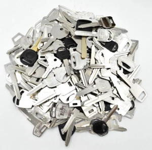 5 lb Lot of Assorted Uncut Key Blanks for Auto Home Etc. - Picture 1 of 3