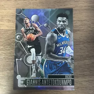 Giannis Antetokounmpo 2022-23 Panini Chronicles #232 Essentials - Picture 1 of 2