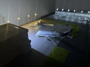 1/400 Model Airport Building Service (Read Description) - Picture 1 of 7
