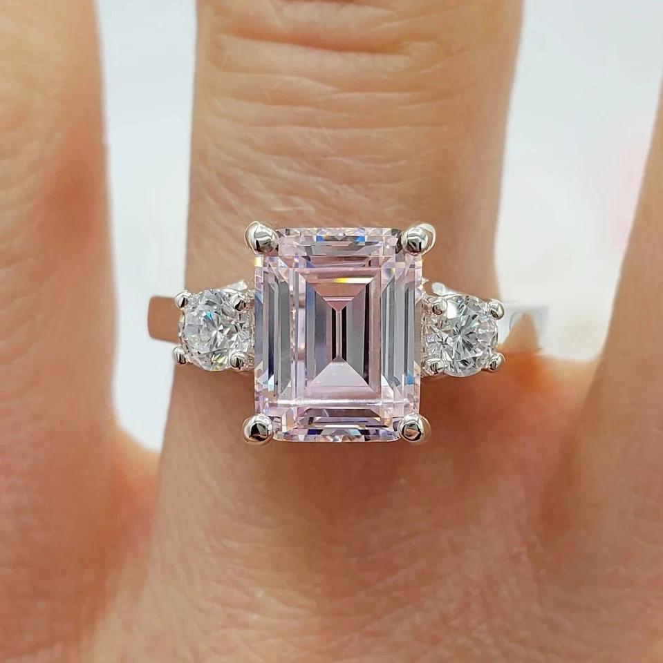 Alianza de diamantes de zafiro natural talla esmeralda de 6,30 quilates de oro blanco de 18 quilates talla 5 Foto 1 de 4