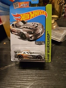 Hot Wheels 2015 Walmart Exclusive Zamac HW Officina Dodge Viper SRT10 ACR - Foto 1 di 5