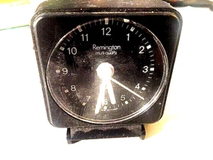 Vintage Remington Multi-Quarz Touristenalarm 2,5"" klappbare Uhr - Bild 1 von 1