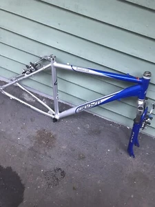 FUJI CROSS TOWN 3.0 ALUMINUN HYBIRD BIKE FRAME 19 in BLUE / SLIVER NICE SEE - Picture 1 of 12