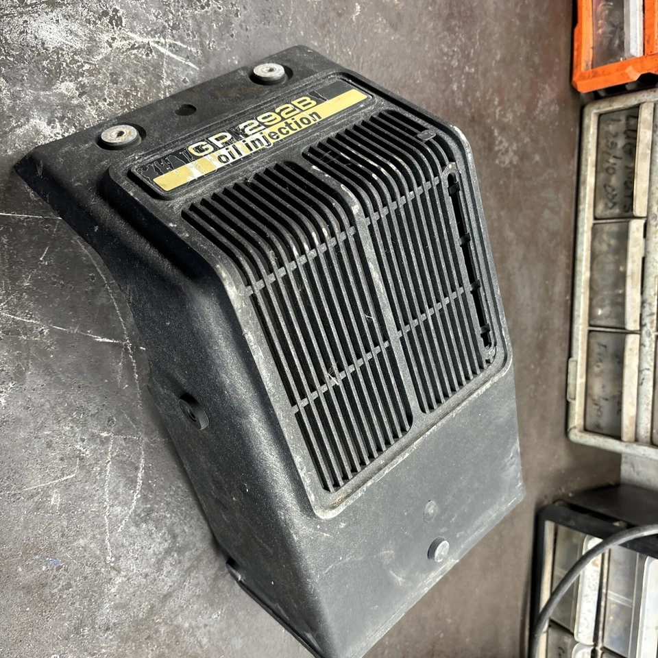 1972 - 1973? Vintage Yamaha GP292B snowmobile motor cover front cowling Foto 1 de 4