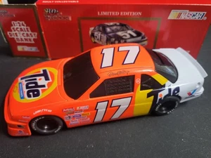 Darrell Waltrip's #17 TIde 1992 Racing Champions 1:24 Diecast NASCAR Bank - Imagen 1 de 8