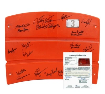 1986 NY Mets Alumni Signed Shea Stadium Orange Seatback- Ed Hearn, Mookie Wilson - Image 1 of 4