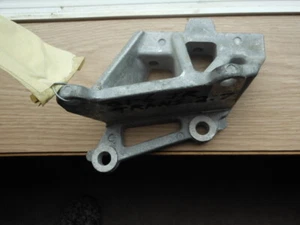 01 02 03 04 05 06 Sebring Stratus sedan Transmission Mount Bracket 2001 2006 - Picture 1 of 3