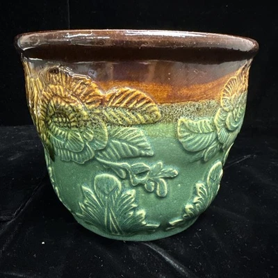 1936 Robinson Ransbottom Pottery Cabbage Rose Majolica Jardiniere, 387 - Image 1 of 4