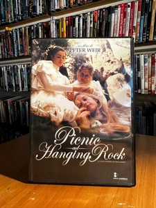 Picnic Ad Hanging Rock (1975) di Peter Weir DVD COME NUOVO - Picture 1 of 3