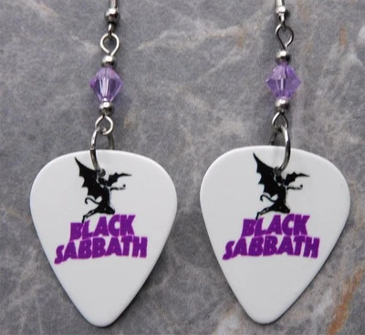 Pendientes de selección de guitarra Black Sabbath Master of Reality con cristales violetas de Swarovski Foto 1 de 4