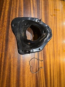 1984-1989 Toyota 4runner steering column firewall plate with clip P4243b141 - Picture 1 of 2