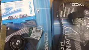 GENUINE RANGE ROVER 3.0TDV6 TIMING BELT KITS-FRONT+REAR - LR016655+LR016656 - OE - Picture 1 of 3