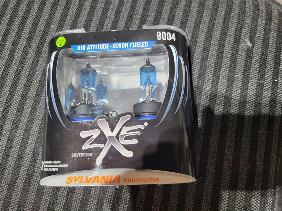NUEVO Juego de pares de bombillas de xenón Sylvania Silverstar ZXE 9004 Foto 1 de 1