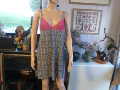 jolie chemise de nuit vintage très jolie dentelle taille 38