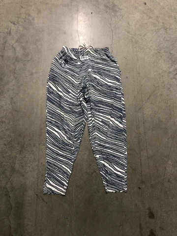 Vintage 90’s Georgetown University Hoyas Logo Zubaz Wavy Pattern Pants Mens L-XL Cover