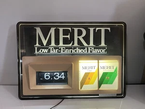 Vintage Merit Cigarettes Advertising Lighted Display Sign Flip Clock Works Light - Foto 1 di 16