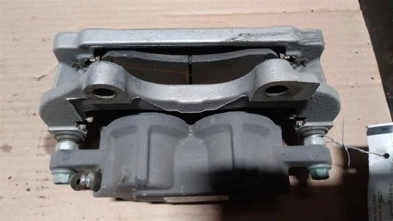 Pinza delantera izquierda conductor 68548603AA compatible con 09-22 Challenger 1638535 Foto 1 de 1