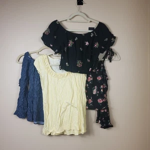 Paquete de cuatro blusas American Eagle talla S - Imagen 1 de 12