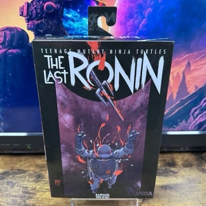 NECA Teenage Mutant Ninja Turtles Last Ronin Raphael Bloody First to Fall Figure - Picture 1 of 3