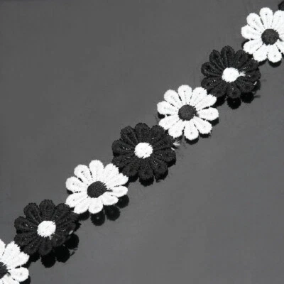 Borde de encaje de poliéster blanco y negro flor de margarita floral 25 mm (1") 2 yardas por paquete Foto 1 de 3