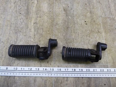 Kawasaki KZ440 LTD K695 1980) Juego de estriberas delanteras izquierda derecha Foto 1 de 4