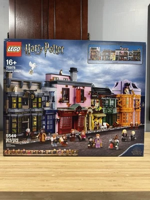LEGO Harry Potter 75978 Diagon Alley Modular Street Set BNIB Sealed RETIRED - Image 1 of 4