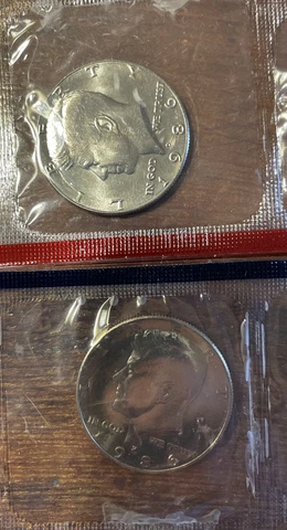 1986 P&D Kennedy Half Dollars from Mint Set in Mint Cello with Free Shipping Cover