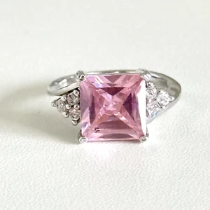 18K White Gold Plated Pink Clear Ice Crystal Ladies Band Ring Size 7 - Picture 1 of 9