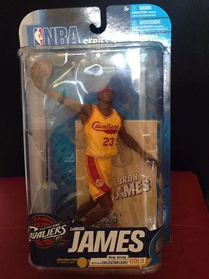 Camiseta Lebron James Mcfarlane Serie 17 Amarilla disponible en EE. UU. Foto 1 de 4