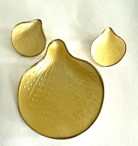 FINN JENSEN NORWAY YELLOW ENAMEL /STERLING SILVER SHELL BROOCH & CLIP EARRINGS - Picture 1 of 10