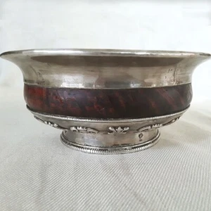 MAGNIFICENT ANTIQUE PURE SILVER AND BURLWOOD TSAMPA TEACUP BATS CHARACTERS TIBET - Picture 1 of 7