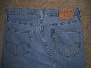 550 Levis Relaxed Fit 32x36 Grunge Zipper Preowned Paint ? Spattered Light Wash - Picture 1 of 9