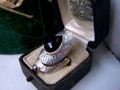 PRECIOSO ANILLO VINTAGE MODERNISTA 925 SOLID STERLING SILVER ONYX TAMAÑO N 6.5 RARE Foto 1 de 4