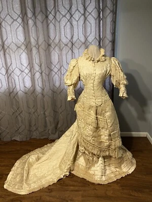 Старинный couture 1870/90-х годов дом достоинства стиль приема суета обученный шелковое платье - Изображение 1 из 4