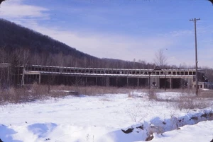 EL E. Binghamton Roundhouse   Orig  Col Slide - Picture 1 of 1