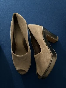 Clarks size 6.5D Destiny Fate Taupe/MUSHROOM suede peeptoe Platform Heels - Picture 1 of 16