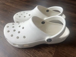 Crocs Slip On Clog Womens Size 8 Mens Size 6 White Solid EUC Comfort Healthcare - Picture 1 of 9