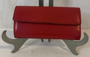 Geniune Louis Vuitton Pochette Monnaie Red Epi LV Long Wallet Women - Picture 1 of 9