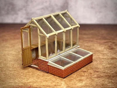 TINY TOWN HOBBIES Garden Green House Kit / Accessories - OO GAUGE 1:76th Model Railway Scenery