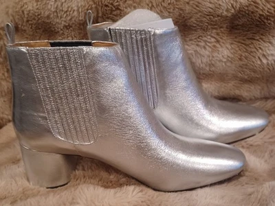 Never Worn Marc Jacobs Rocket Chelsea Boot In Silver Metallic Leather Size 39EU - Image 1 of 4