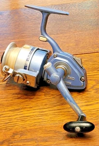 Vintage Shakespeare 2410 Spinning Fishing Reel Baby Blue Metal Japan - Picture 1 of 12
