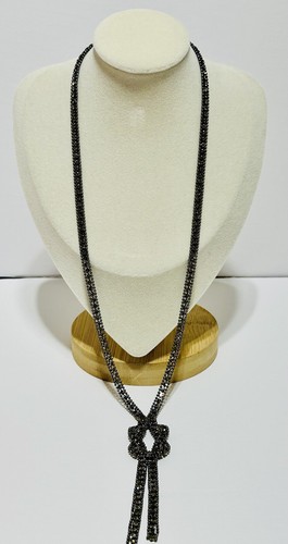 VETEMENTS Collana in nappa annodata canna di fucile con strass 30 pollici.