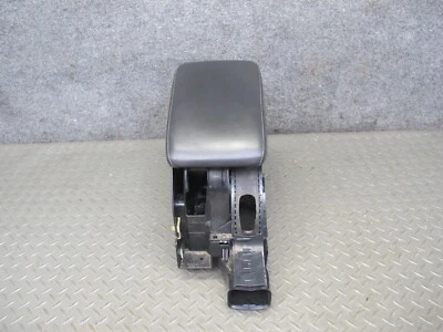 12-13 VW GOLF R MK6 CONSOLA CENTRAL DELANTERA REPOSABRAZOS TAPA CON SOPORTE CUERO NEGRO OEM Foto 1 de 4