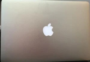 Used MacBook - Afbeelding 1 van 5