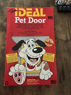 Puerta Original Ideal Pet Products con Marco Telescópico Solapa Mediana 7" x 11.5" Foto 1 de 4