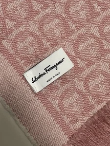 salvatore ferragamo 100% Stool Wool Scarf Light Pink Scarf 180x45.5cm Approx - Picture 1 of 6