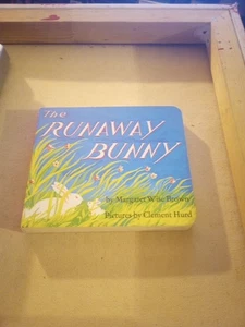 Vintage Children's Book THE RUNAWAY BUNNY Margaret Wise Brown HARDCOVER 1942 - Picture 1 of 2