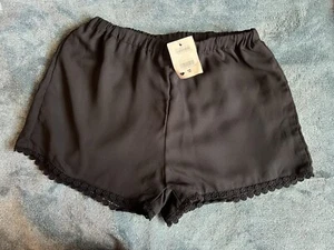 Brandy Melville Shorts Womens One Size Small Lined Elastic Waist Lace Trim Black - Picture 1 of 6